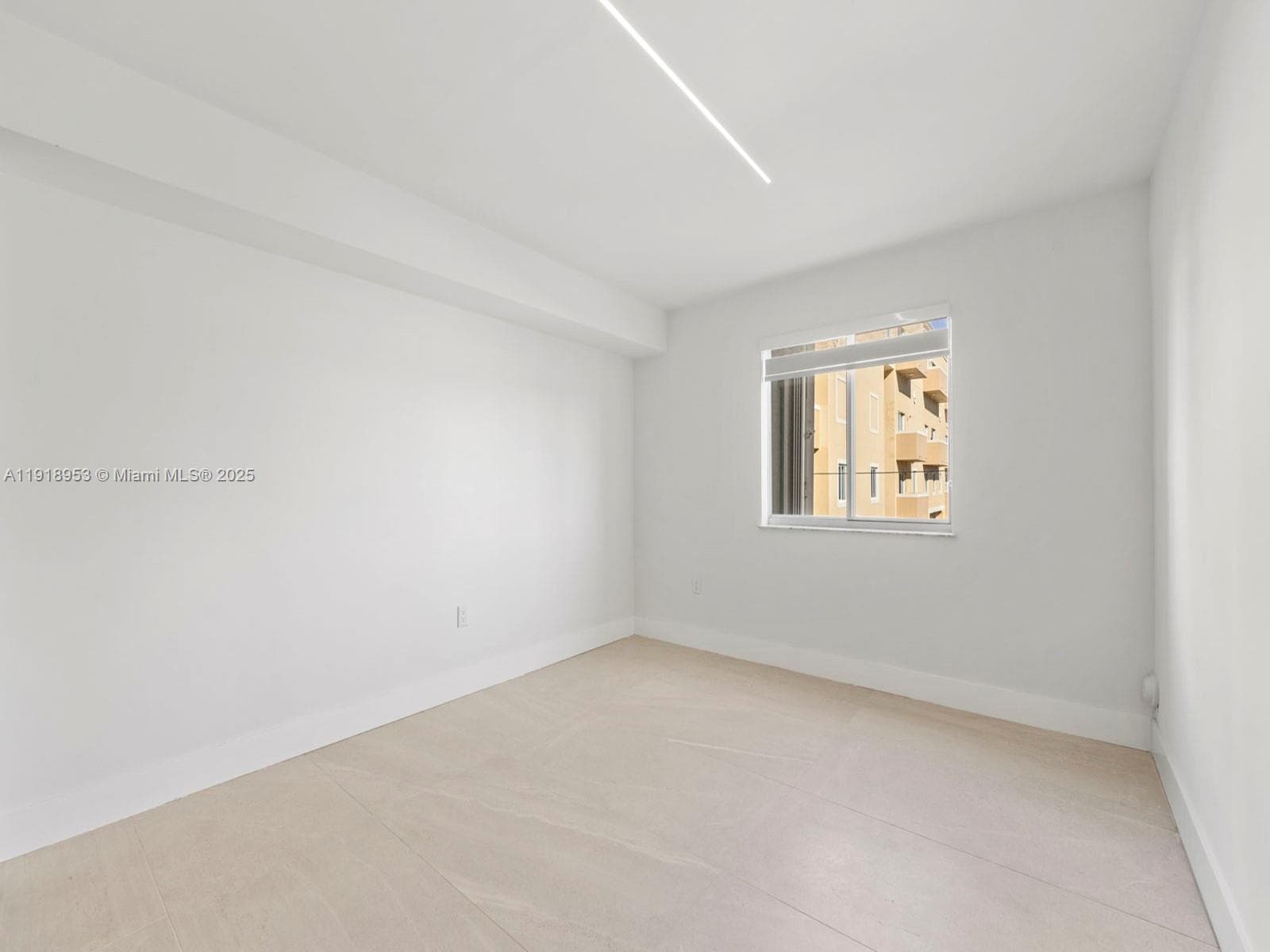 Vista Lake · #206 in Miami - Photo 18