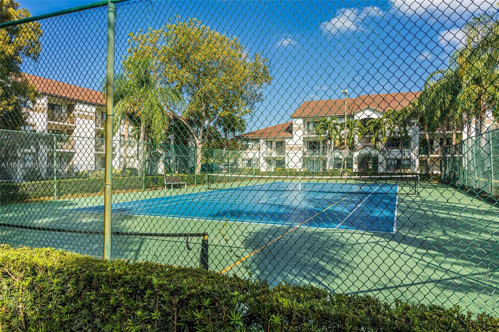 HOLLYWOOD PARC CONDOMINIU · #13-5 in Hollywood - Photo 3