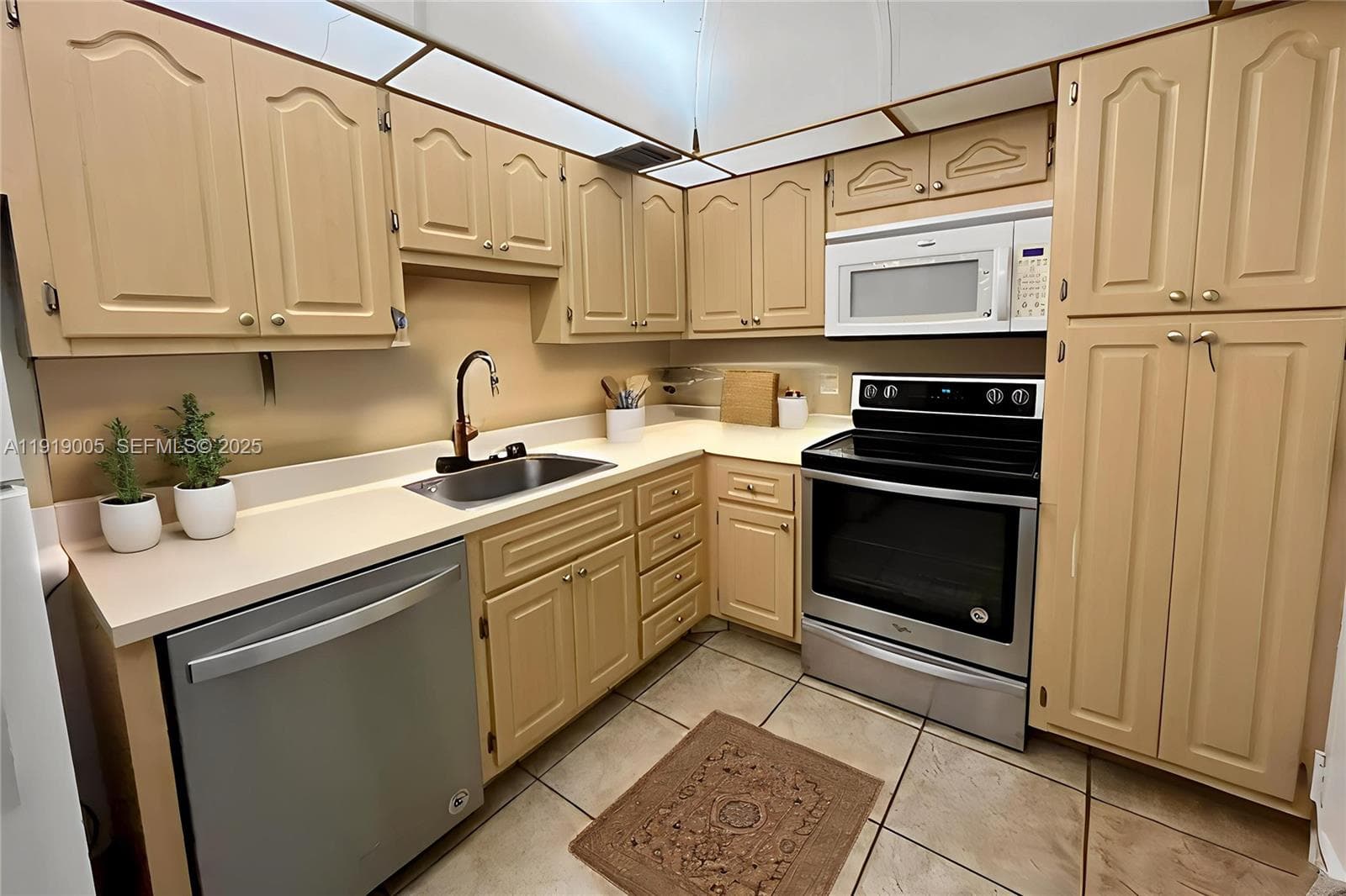 HEMISPHERES CONDO · #20A in Hallandale Beach - Photo 10
