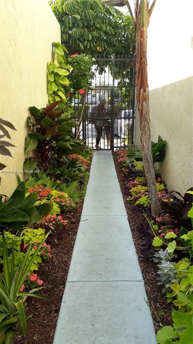 WOODSIDE APTS CONDO · #A216 in North Miami Beach - Photo 9