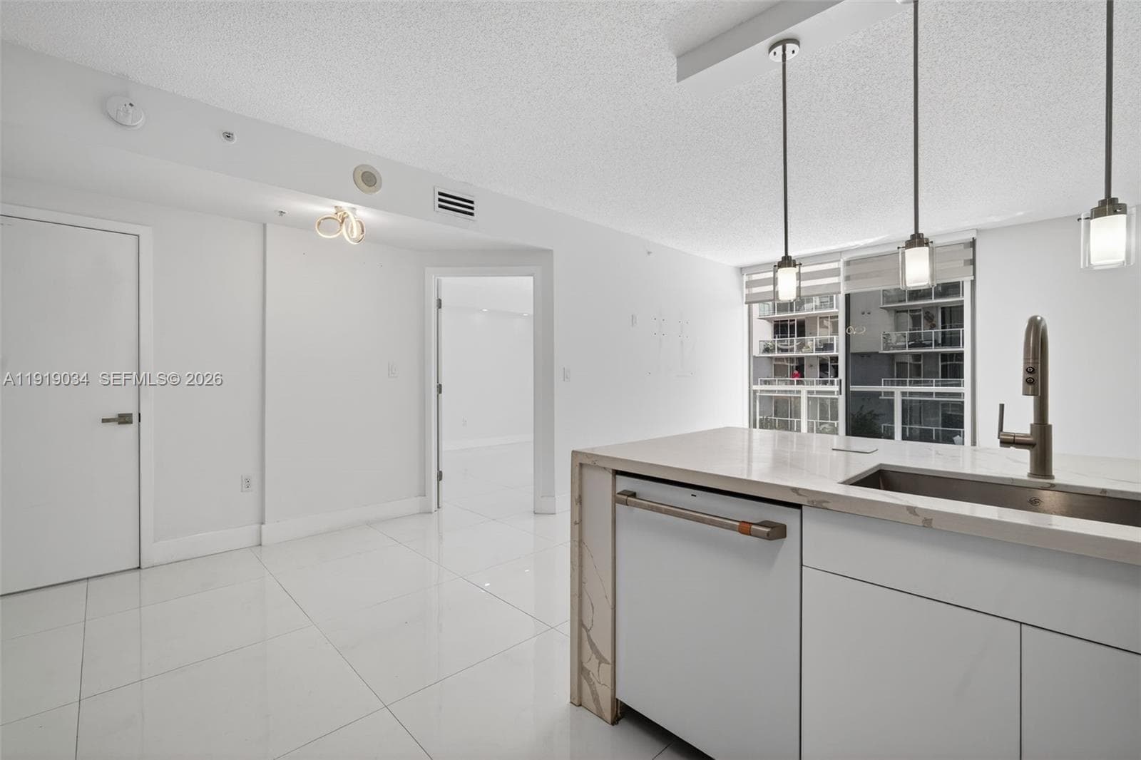 BLUE LAGOON CONDO · #610 in Miami - Photo 6