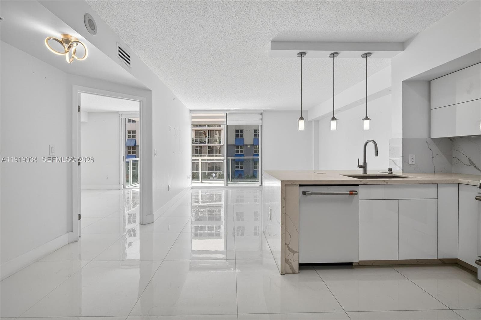 BLUE LAGOON CONDO · #610 in Miami - Photo 3