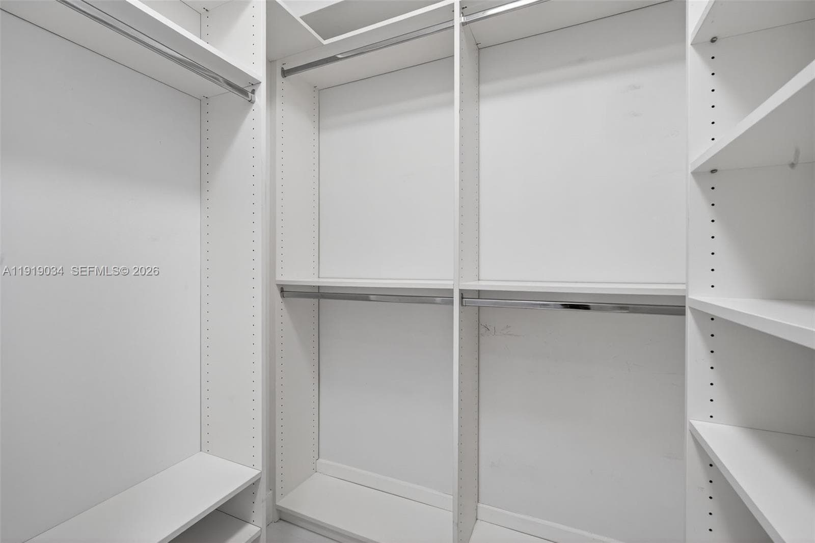 BLUE LAGOON CONDO · #610 in Miami - Photo 20