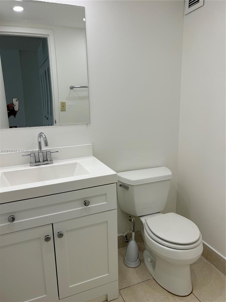 PLAZA OF AMERICAS CONDO P · #509 in Sunny Isles Beach - Photo 23