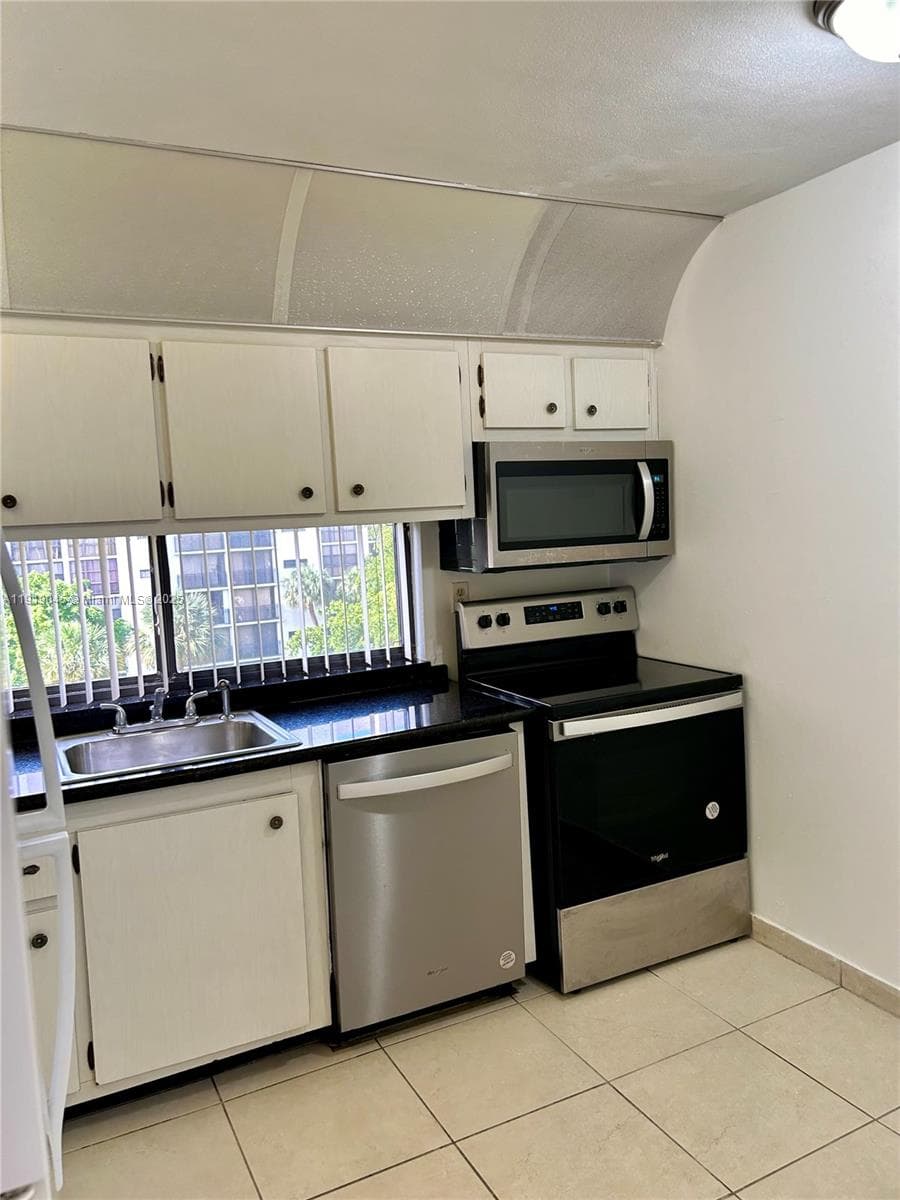 PLAZA OF AMERICAS CONDO P · #509 in Sunny Isles Beach - Photo 26
