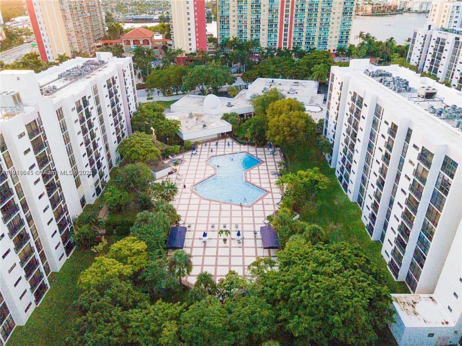 PLAZA OF AMERICAS CONDO P · #509 in Sunny Isles Beach - Photo 3