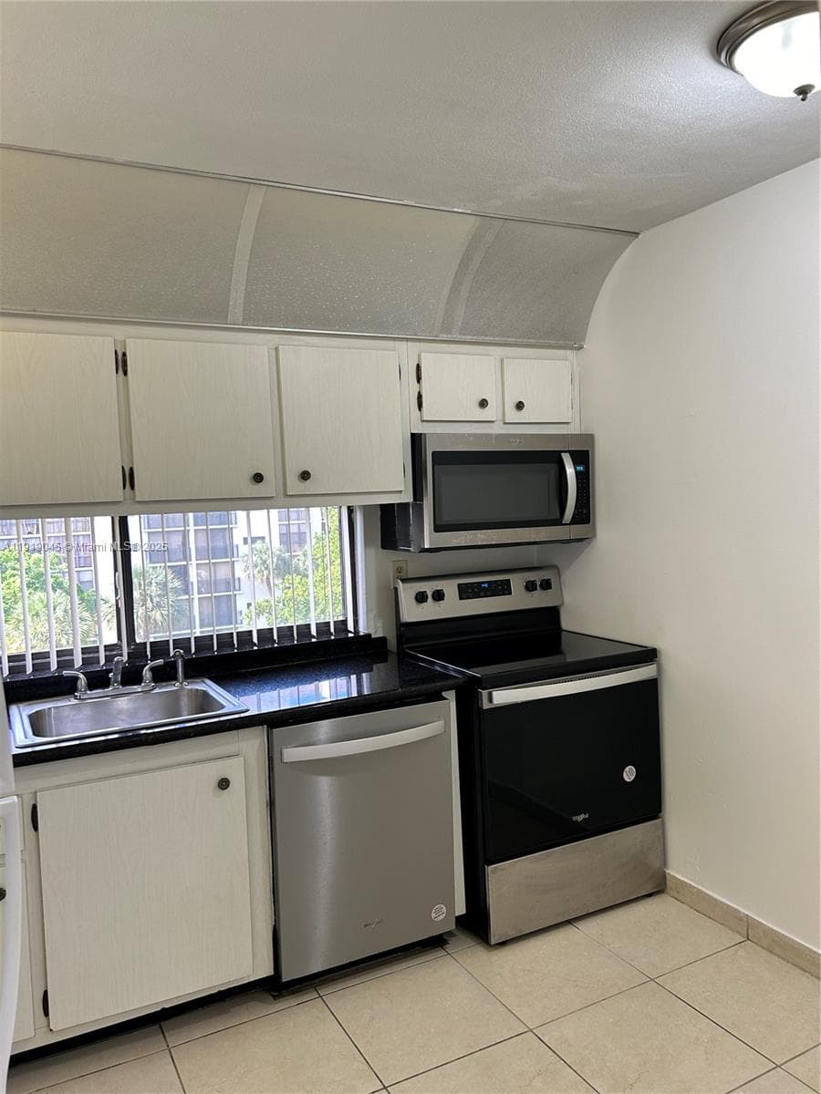 PLAZA OF AMERICAS CONDO P · #509 in Sunny Isles Beach - Photo 25
