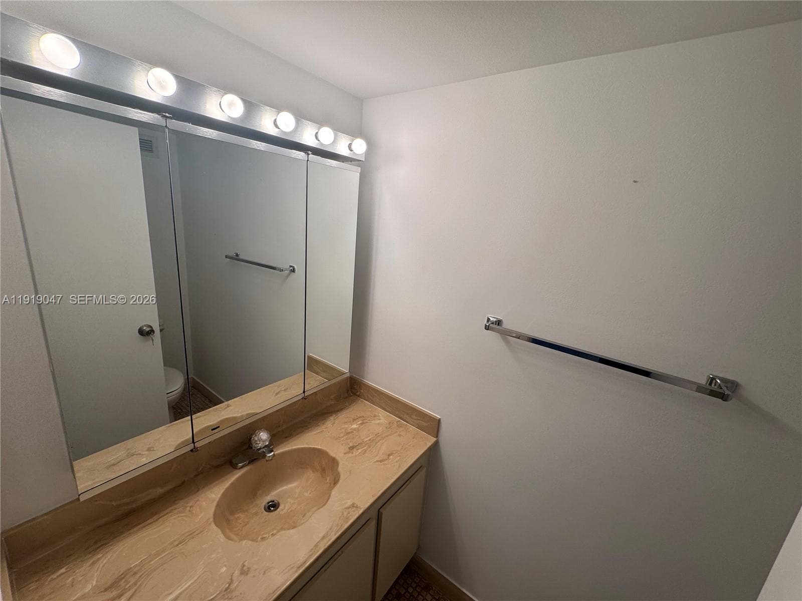 OLYMPUS TOWERS · #1109 in Hallandale Beach - Photo 16