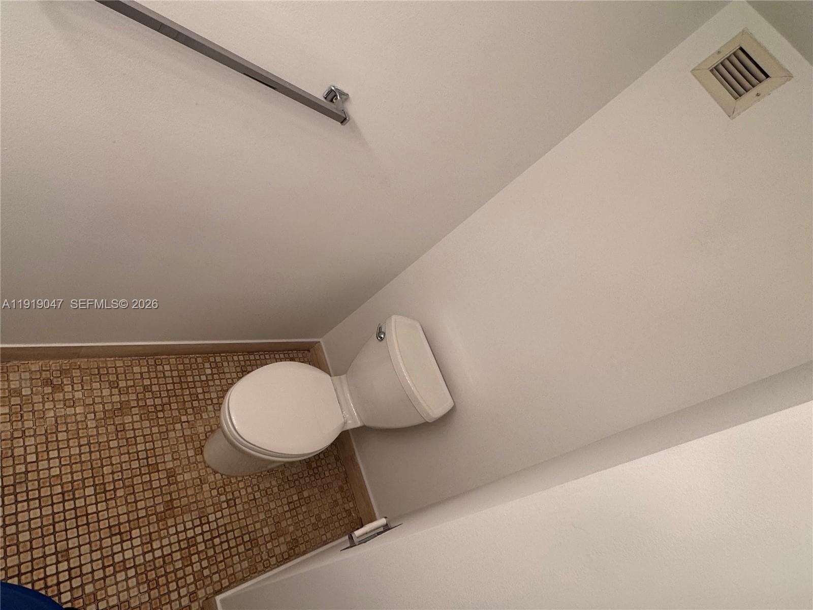OLYMPUS TOWERS · #1109 in Hallandale Beach - Photo 15