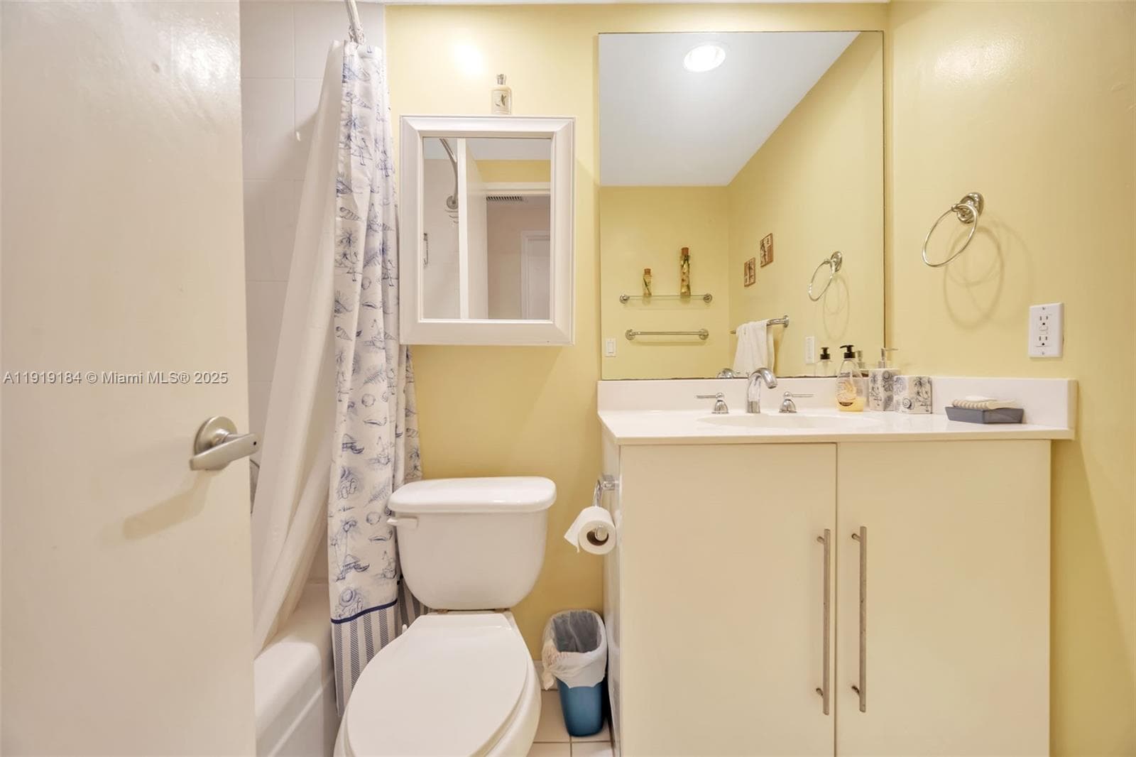RESIDENCES ON HOLLYWOOD B · #403 in Hollywood - Photo 11