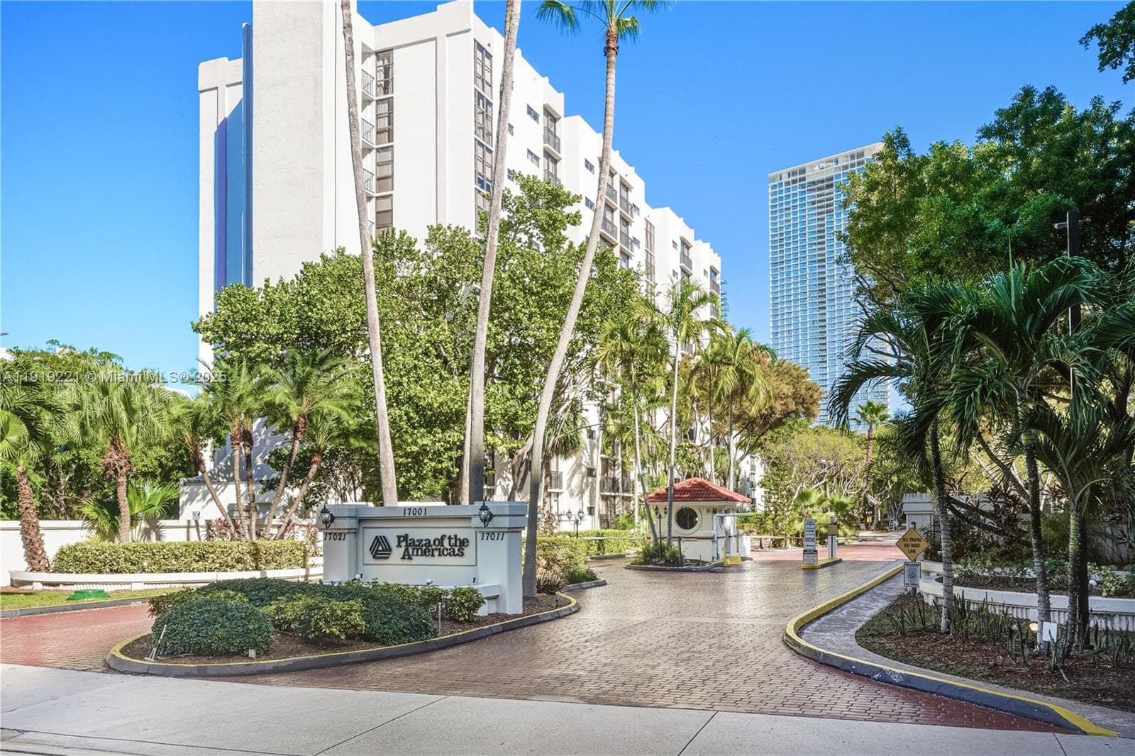 PLAZA OF AMERICAS CONDO P · #707 in Sunny Isles Beach - Photo 16