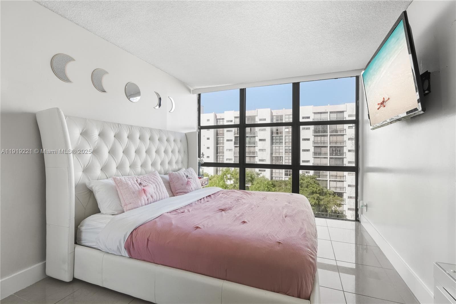 PLAZA OF AMERICAS CONDO P · #707 in Sunny Isles Beach - Photo 12
