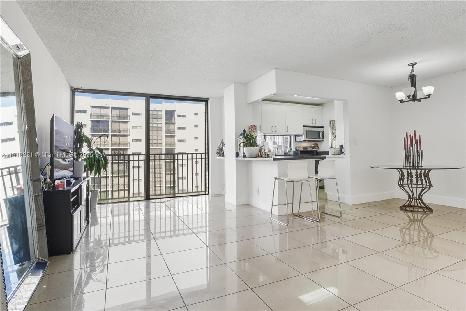 PLAZA OF AMERICAS CONDO P · #707 in Sunny Isles Beach - Photo 5