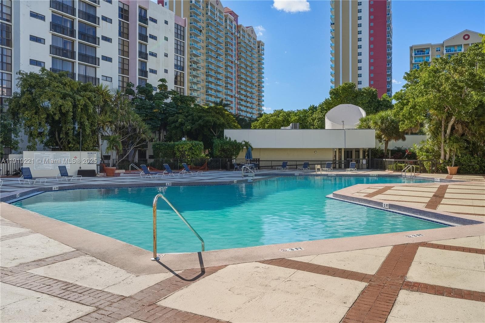 PLAZA OF AMERICAS CONDO P · #707 in Sunny Isles Beach - Photo 15