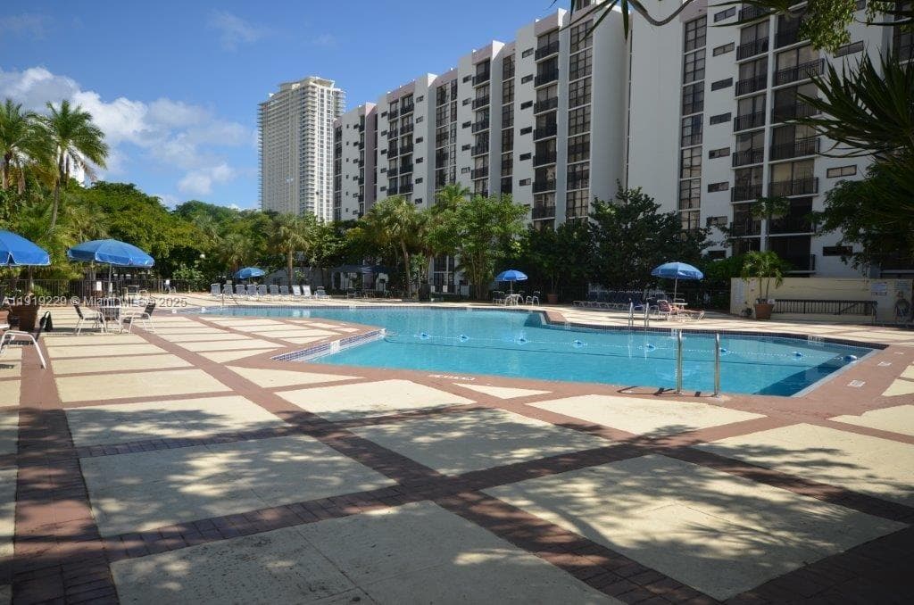 PLAZA OF AMERICAS CONDO P · #316 in Sunny Isles Beach - Photo 3