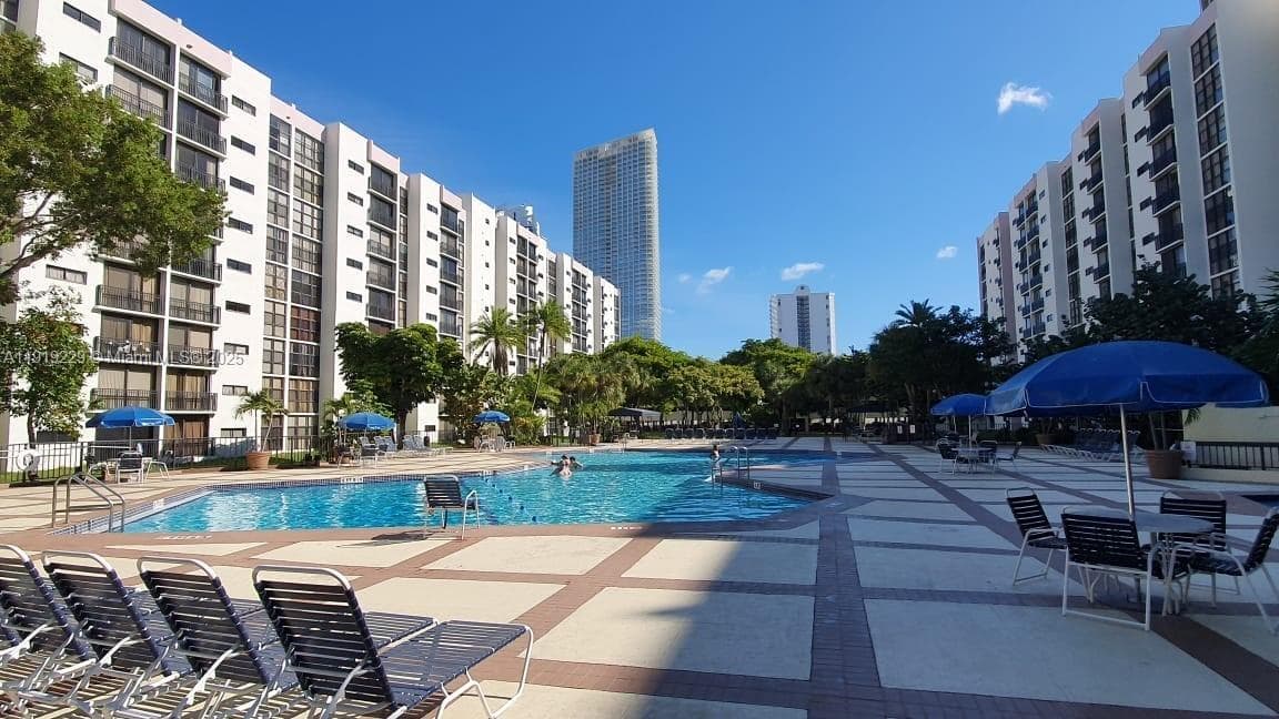 PLAZA OF AMERICAS CONDO P · #316 in Sunny Isles Beach - Photo 4