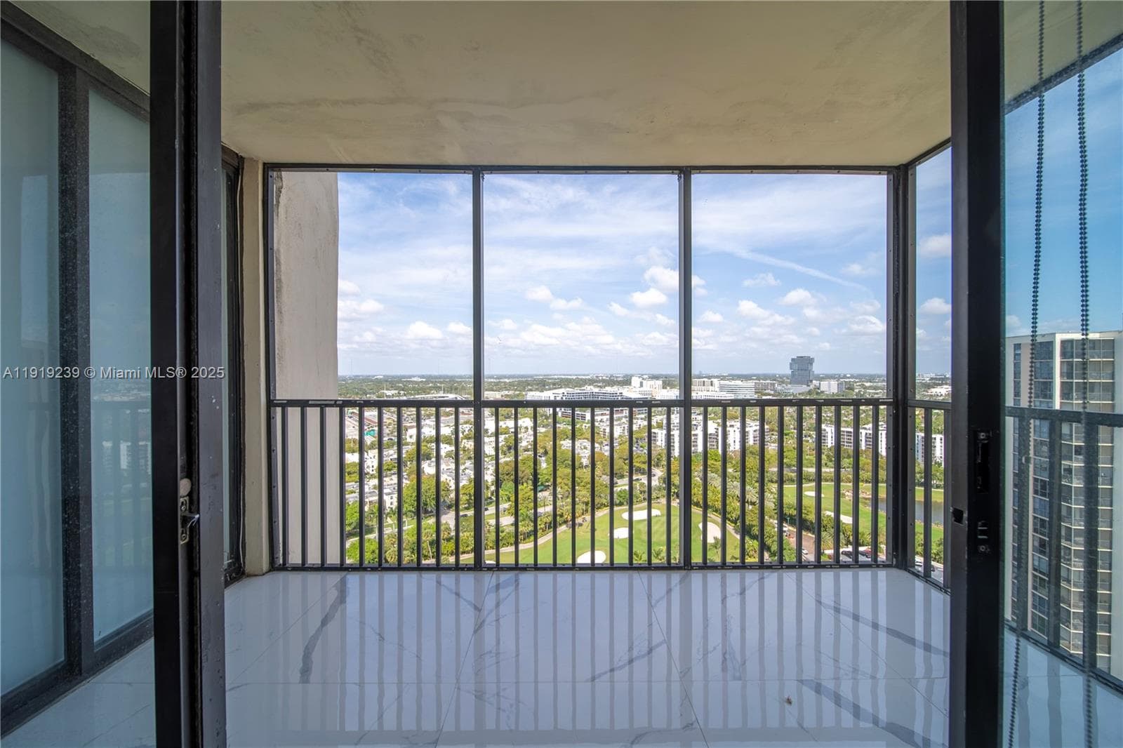 Coronado-Building #1 · #2602 in Aventura - Photo 30