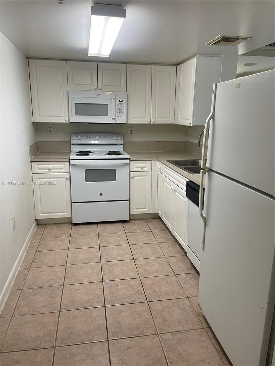 LAS OLAS BY THE RIVER · #1607 in Fort Lauderdale - Photo 16