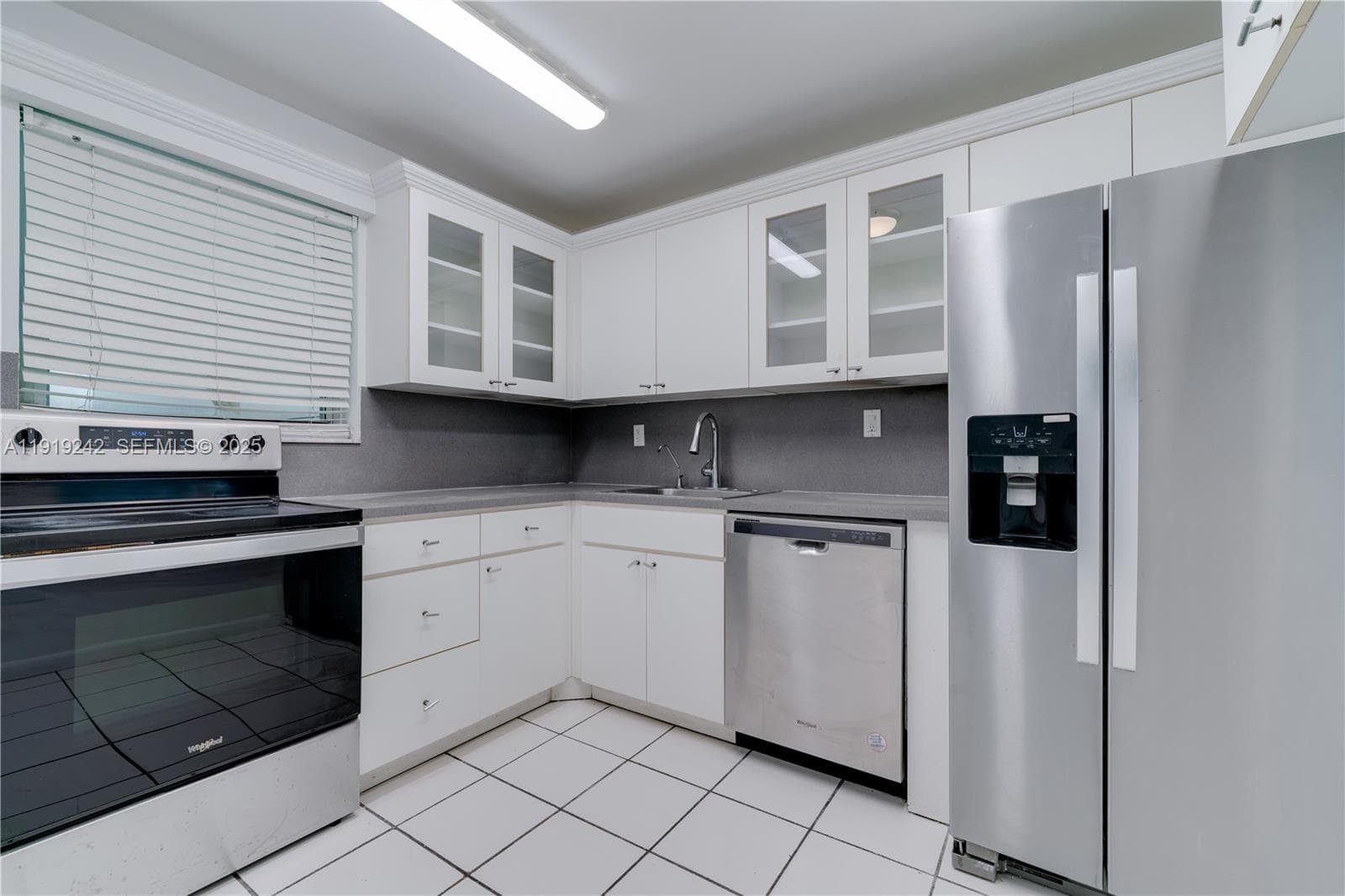 PARADISE PLAZA CONDO · #404 in Miami Beach - Photo 12