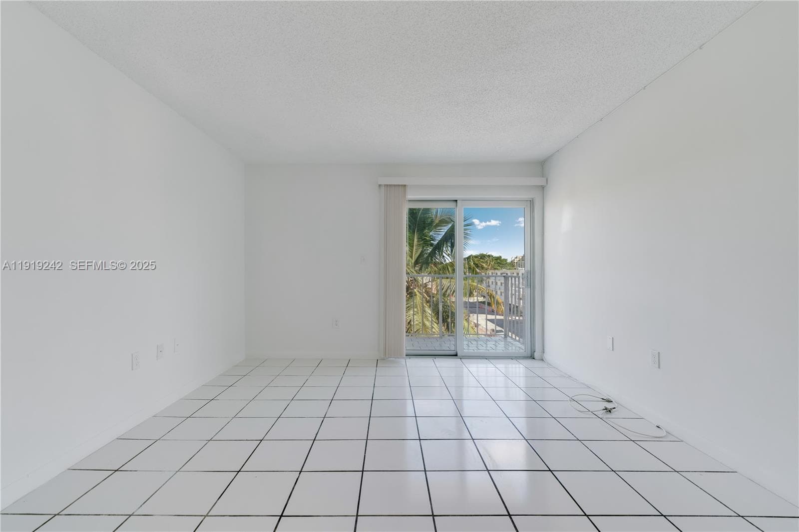 PARADISE PLAZA CONDO · #404 in Miami Beach - Photo 7