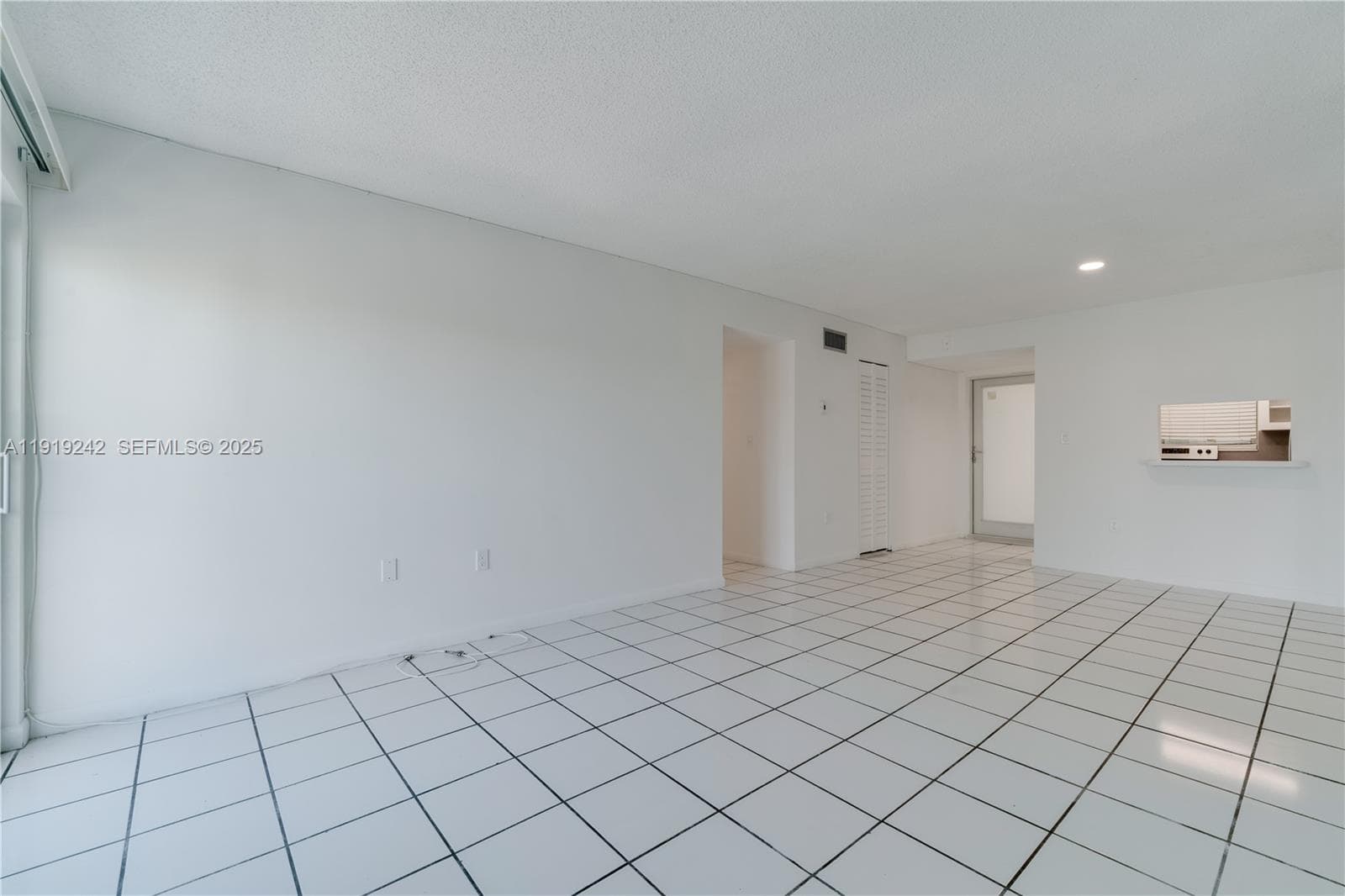 PARADISE PLAZA CONDO · #404 in Miami Beach - Photo 8