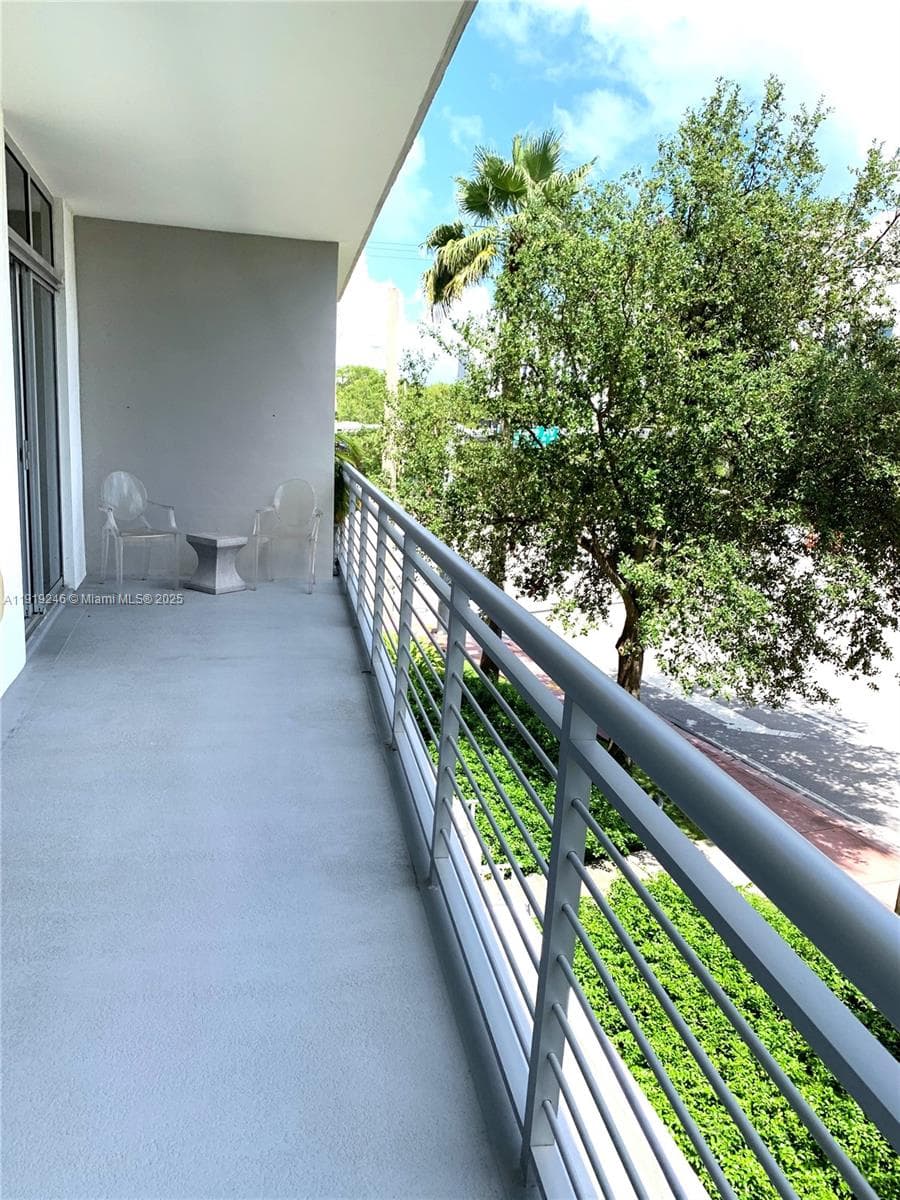 THE MERIDIAN CONDO · #330 in Miami Beach - Photo 6