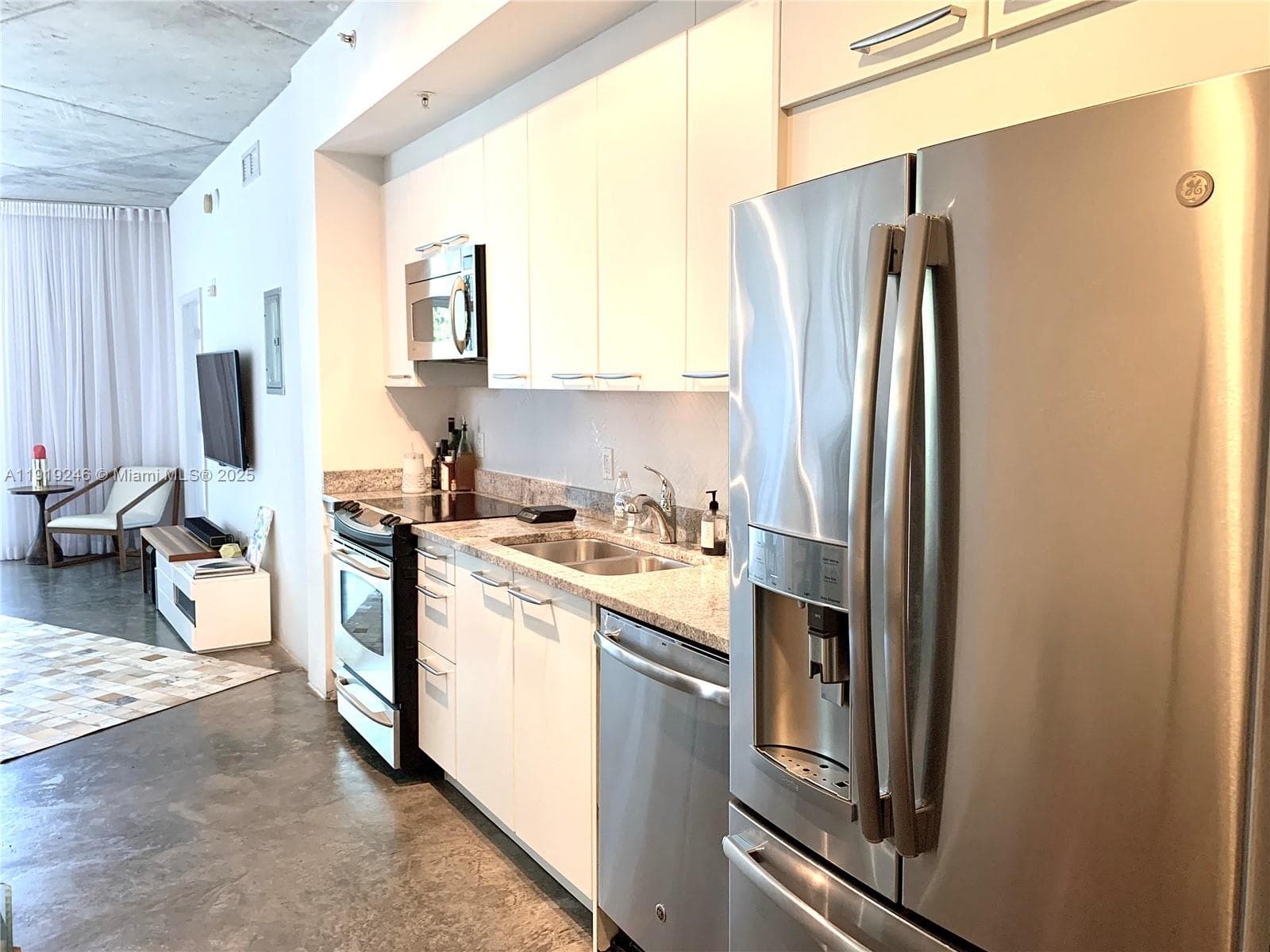 THE MERIDIAN CONDO · #330 in Miami Beach - Photo 3