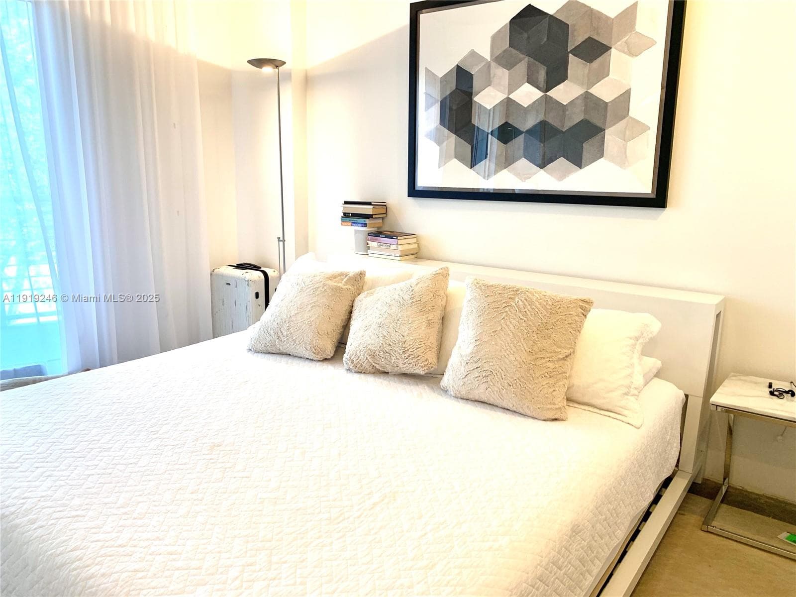 THE MERIDIAN CONDO · #330 in Miami Beach - Photo 9