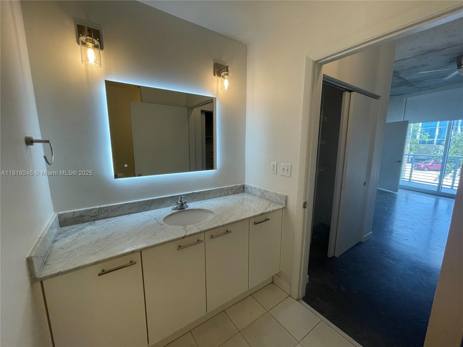 THE MERIDIAN CONDO · #330 in Miami Beach - Photo 10