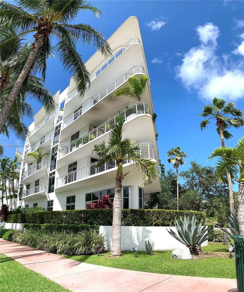 THE MERIDIAN CONDO · #330 in Miami Beach - Photo 19
