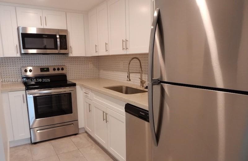 EDGEWATER BEACH TOWERS CO · #303 in Hollywood - Photo 2