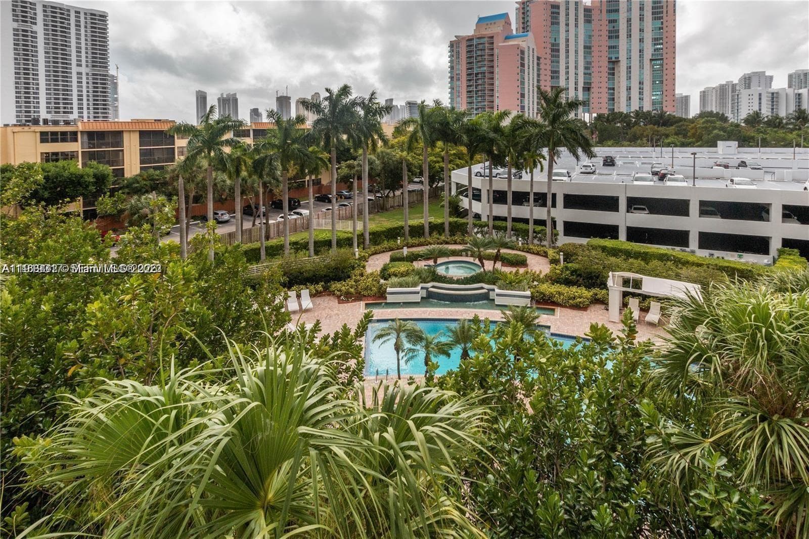 PARC CENTRAL AVENTURA EAS · #516 in Aventura - Photo 19