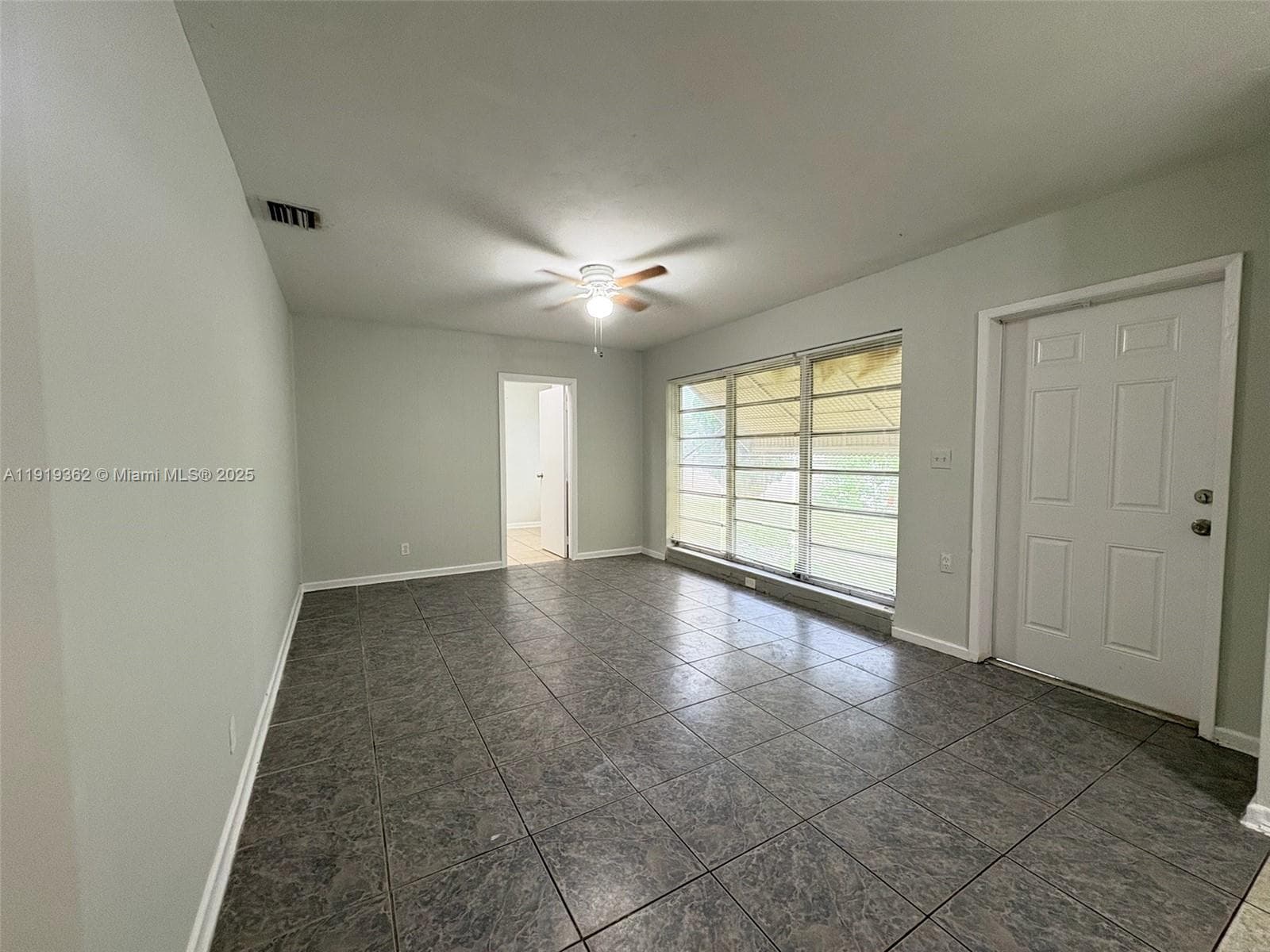 1900 NW 12th Ave photo 9