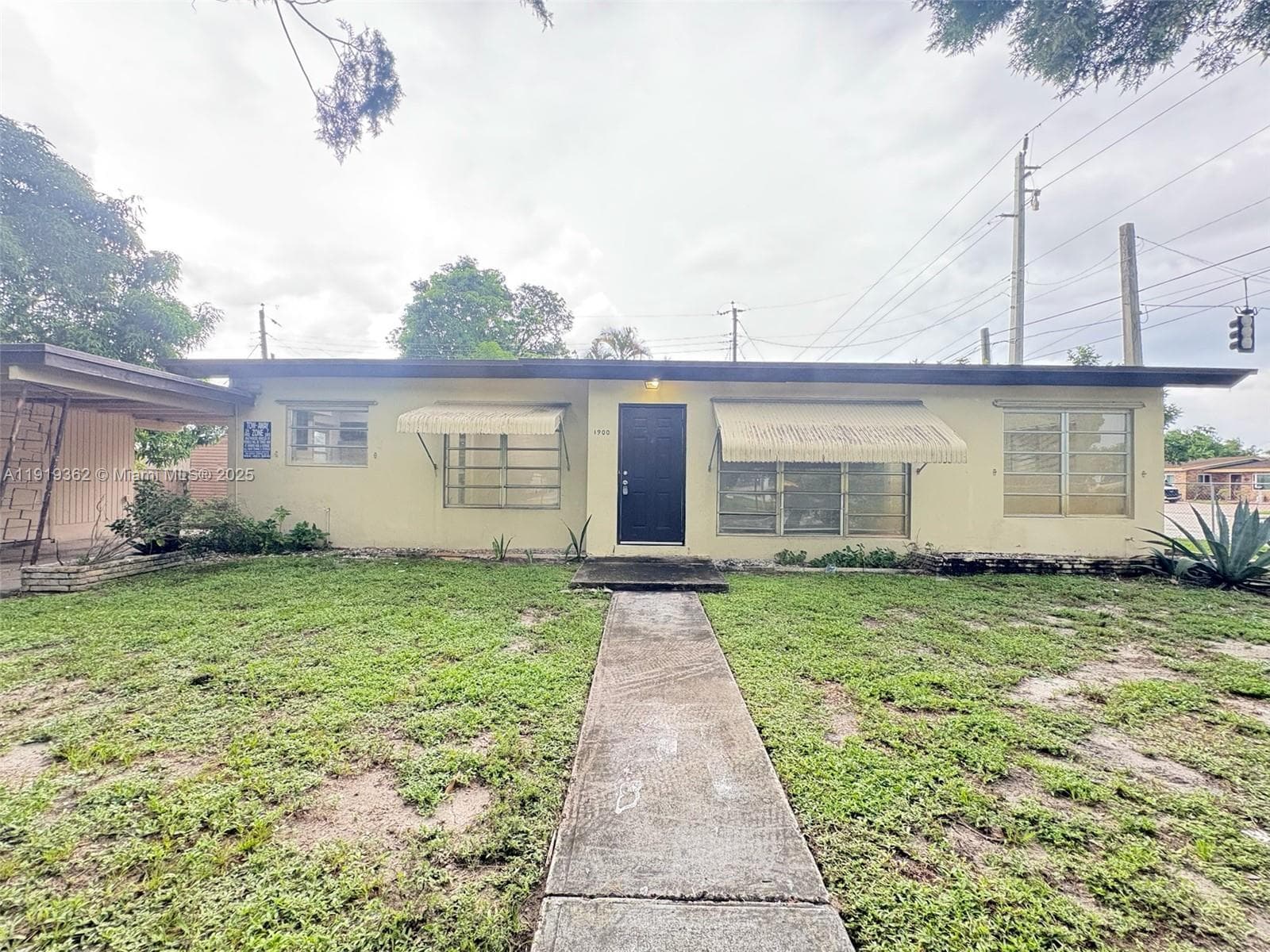 1900 NW 12th Ave photo 10