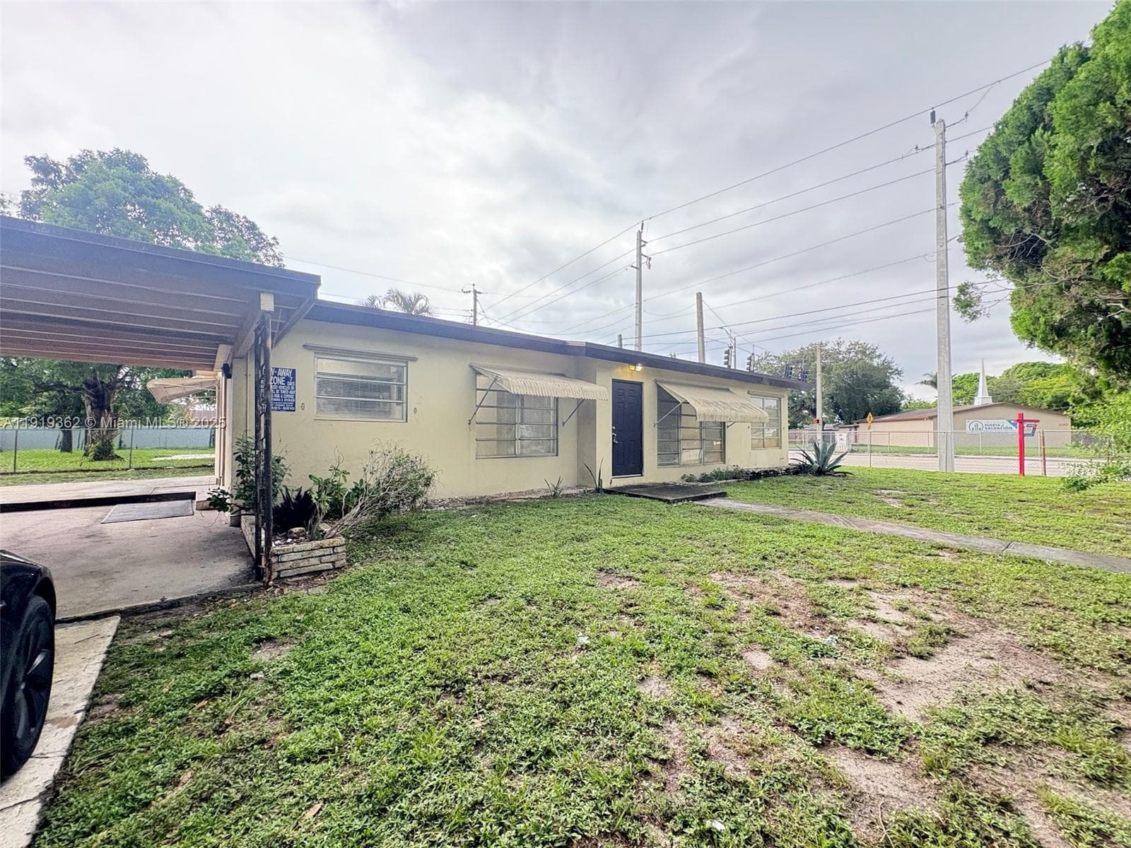 1900 NW 12th Ave photo 11