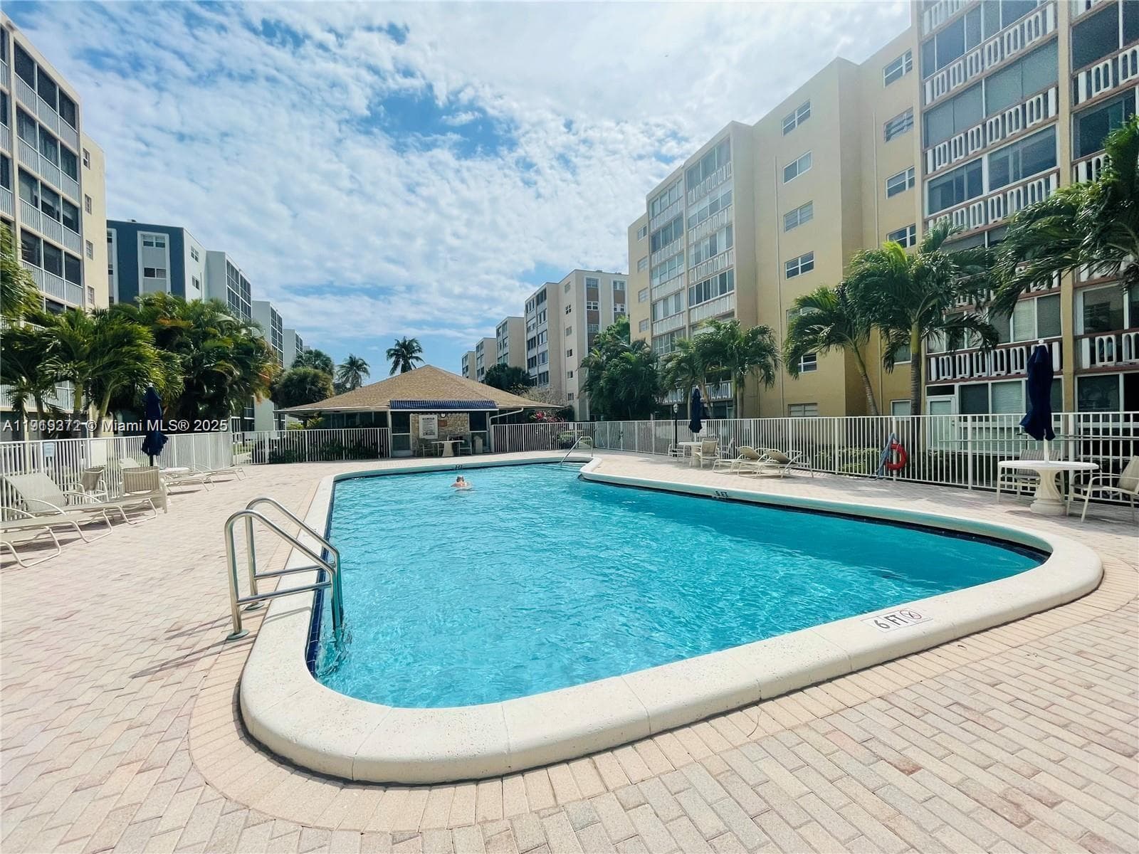 MEADOWBROOK TOWERS CONDO · #406 in Hallandale Beach - Photo 3