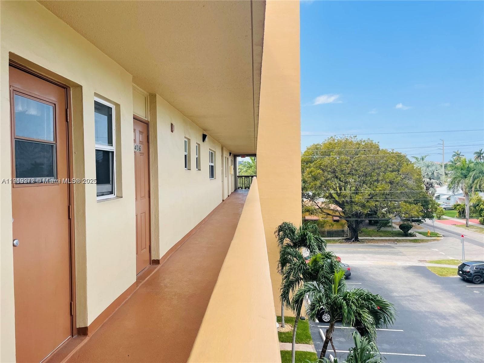 MEADOWBROOK TOWERS CONDO · #406 in Hallandale Beach - Photo 4