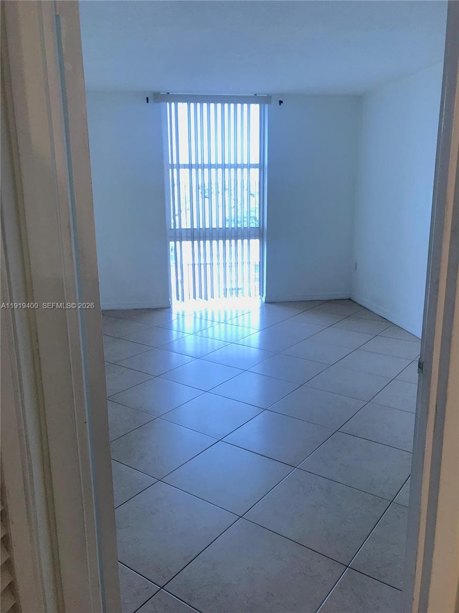 WOODSIDE APTS CONDO · #631 in North Miami Beach - Photo 13