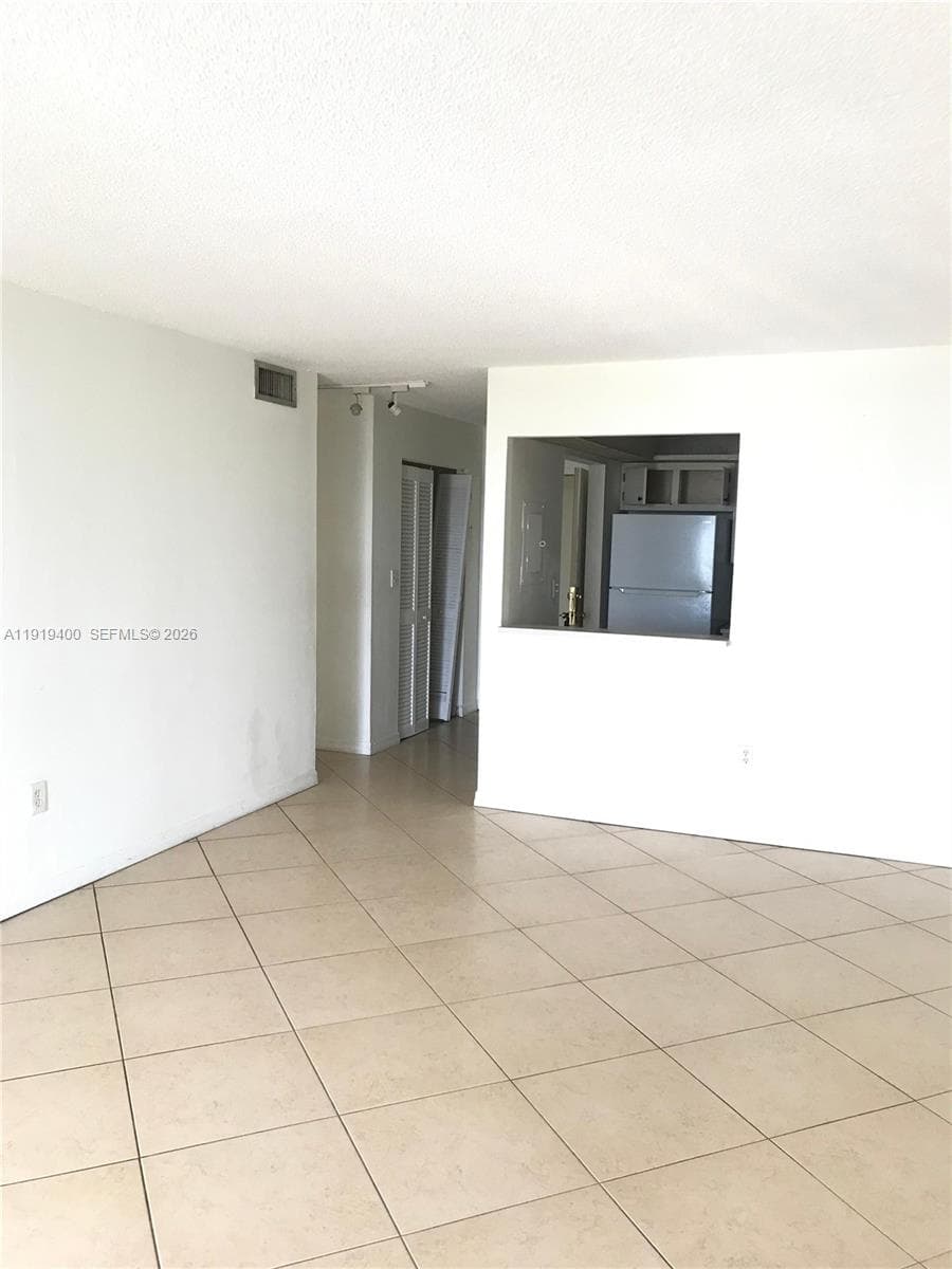 WOODSIDE APTS CONDO · #631 in North Miami Beach - Photo 12