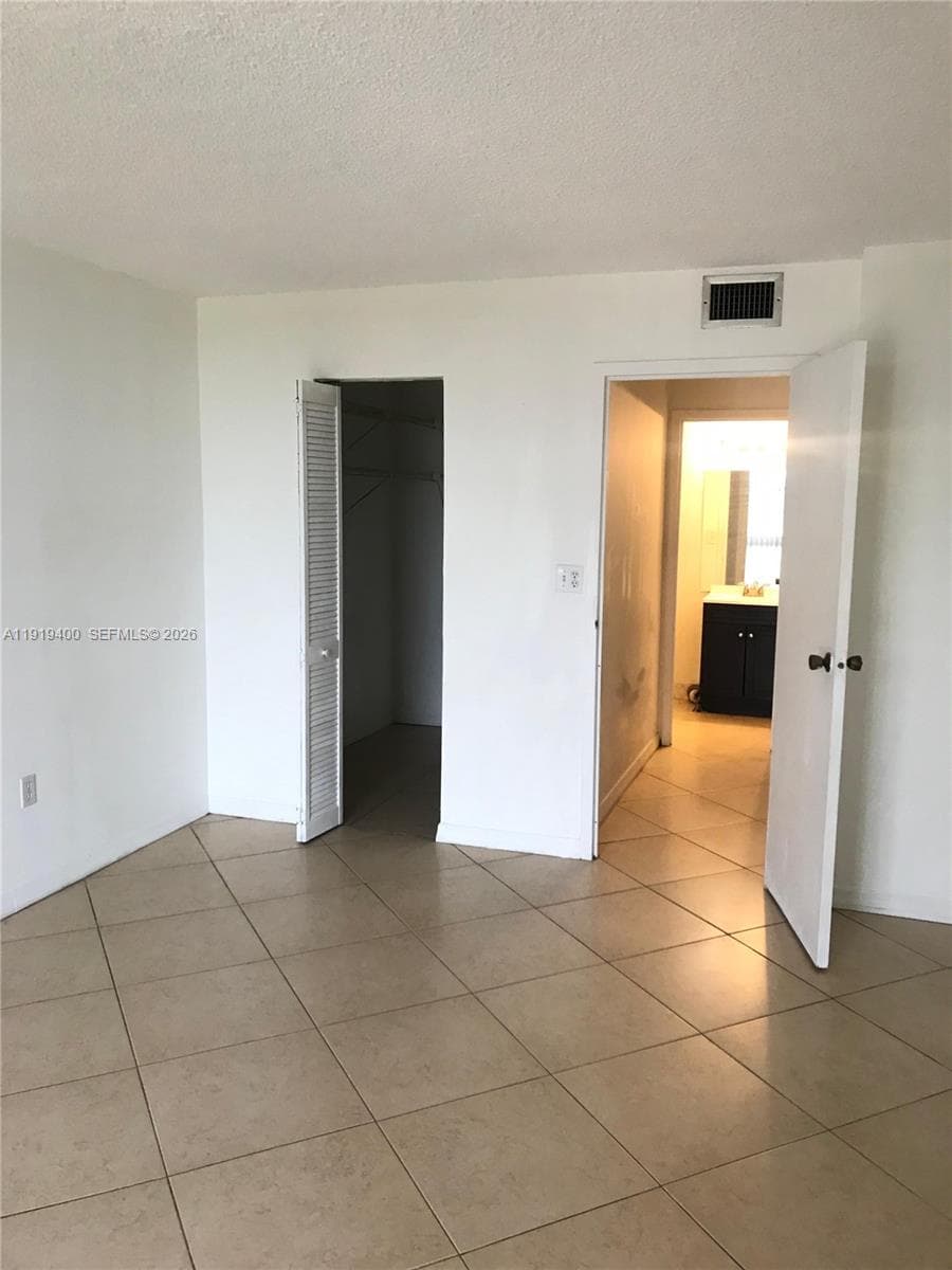 WOODSIDE APTS CONDO · #631 in North Miami Beach - Photo 14