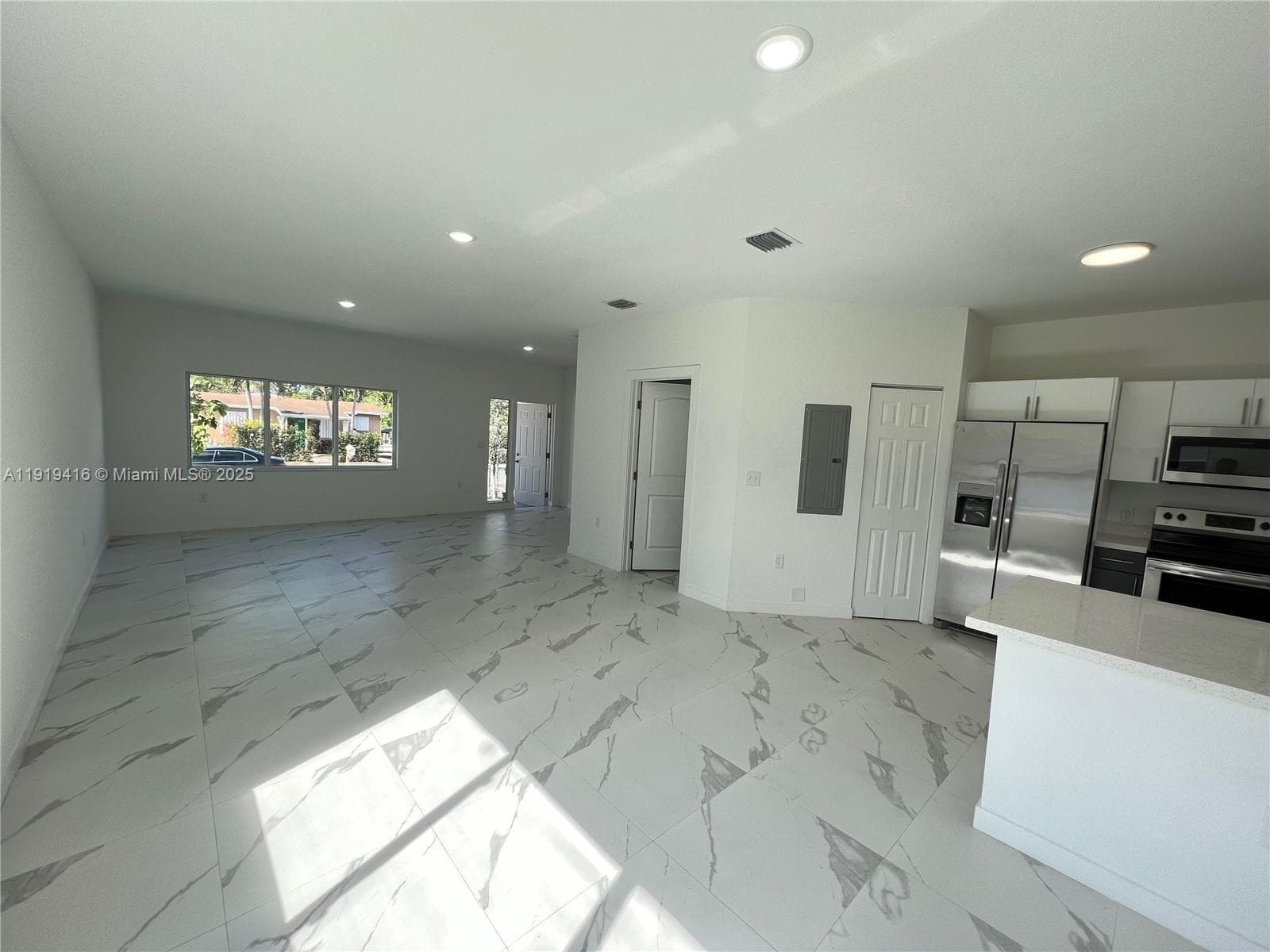 436 NW 14th Way photo 6