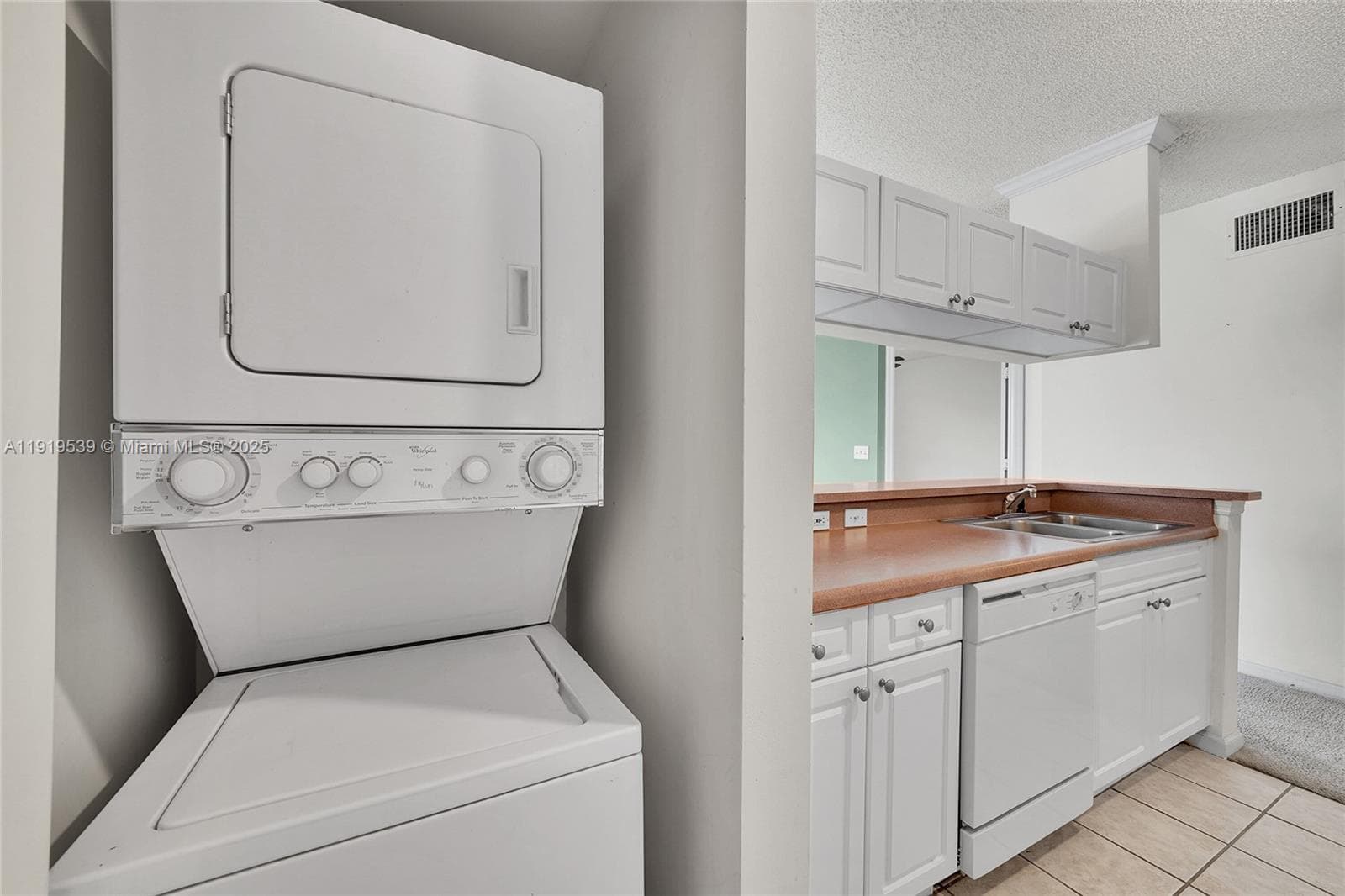 Porto Bellagio · #3612 in Sunny Isles Beach - Photo 10