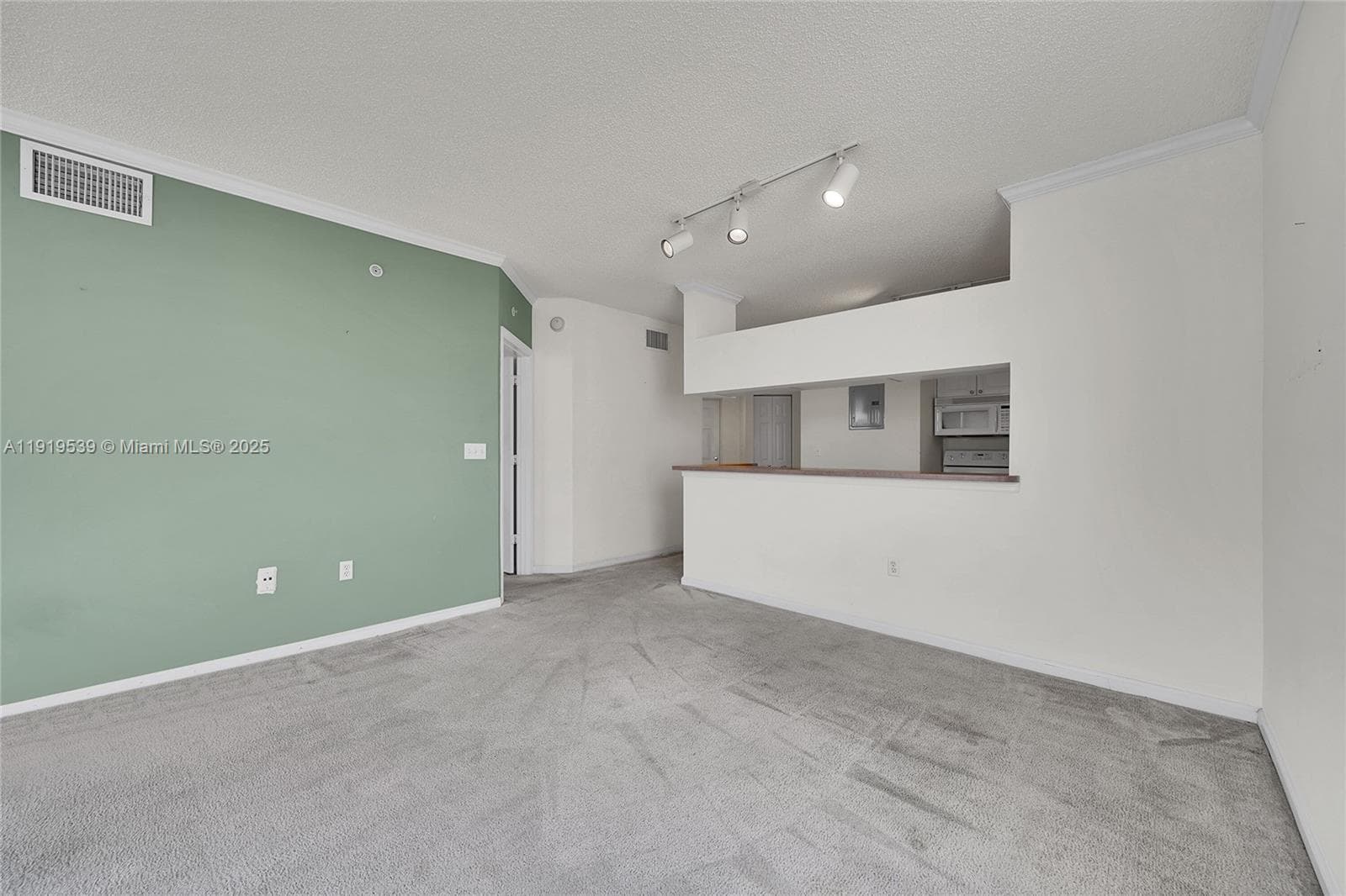 Porto Bellagio · #3612 in Sunny Isles Beach - Photo 14