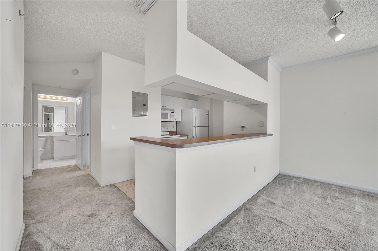 Porto Bellagio · #3612 in Sunny Isles Beach - Photo 11