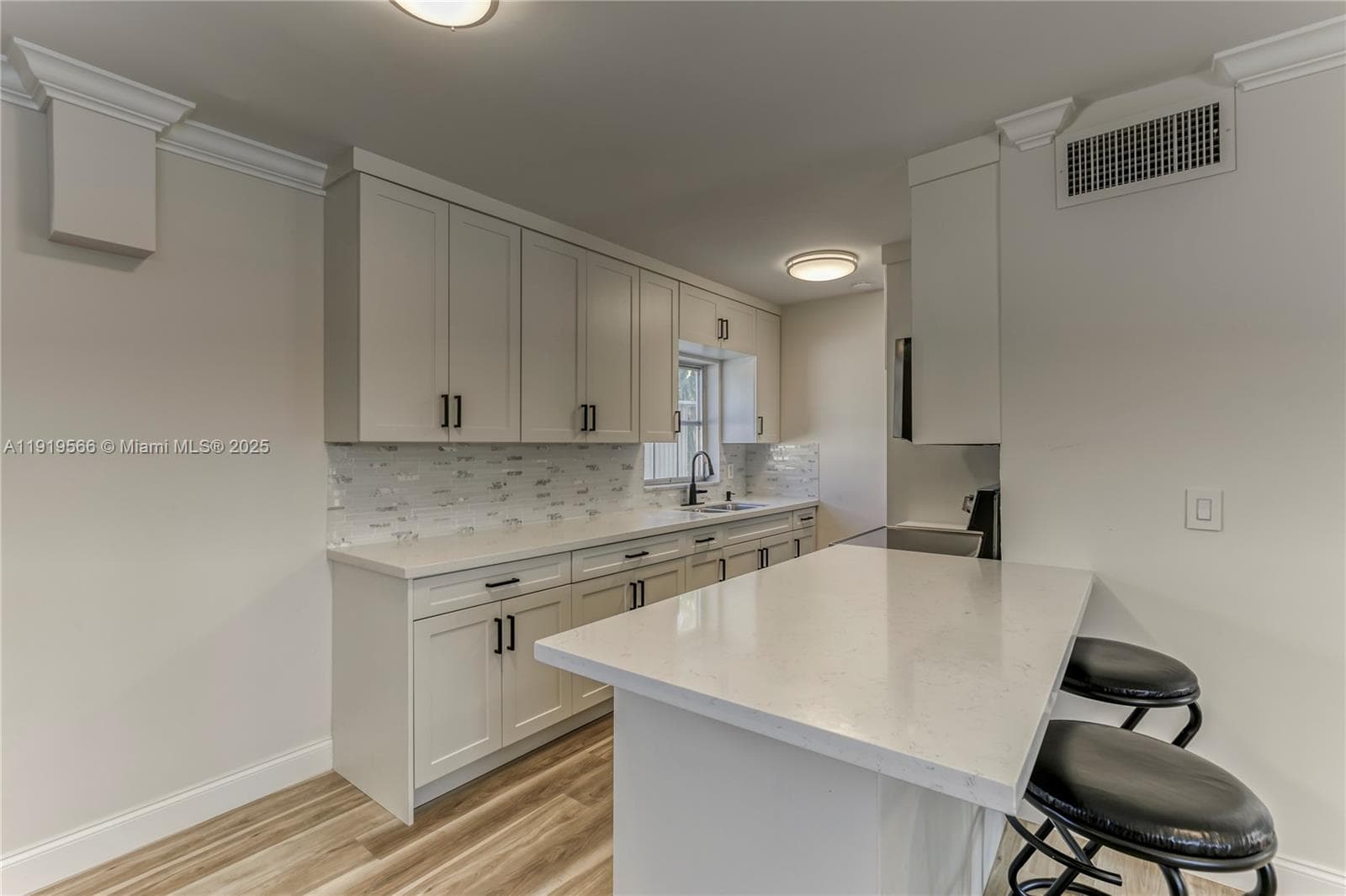 Imperial Point Gardens · #725 in Fort Lauderdale - Photo 11