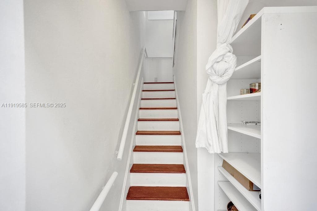 Harriet Court Condo · #2C in Miami Beach - Photo 14
