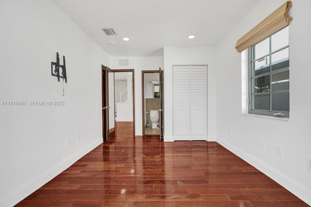 Harriet Court Condo · #2C in Miami Beach - Photo 8