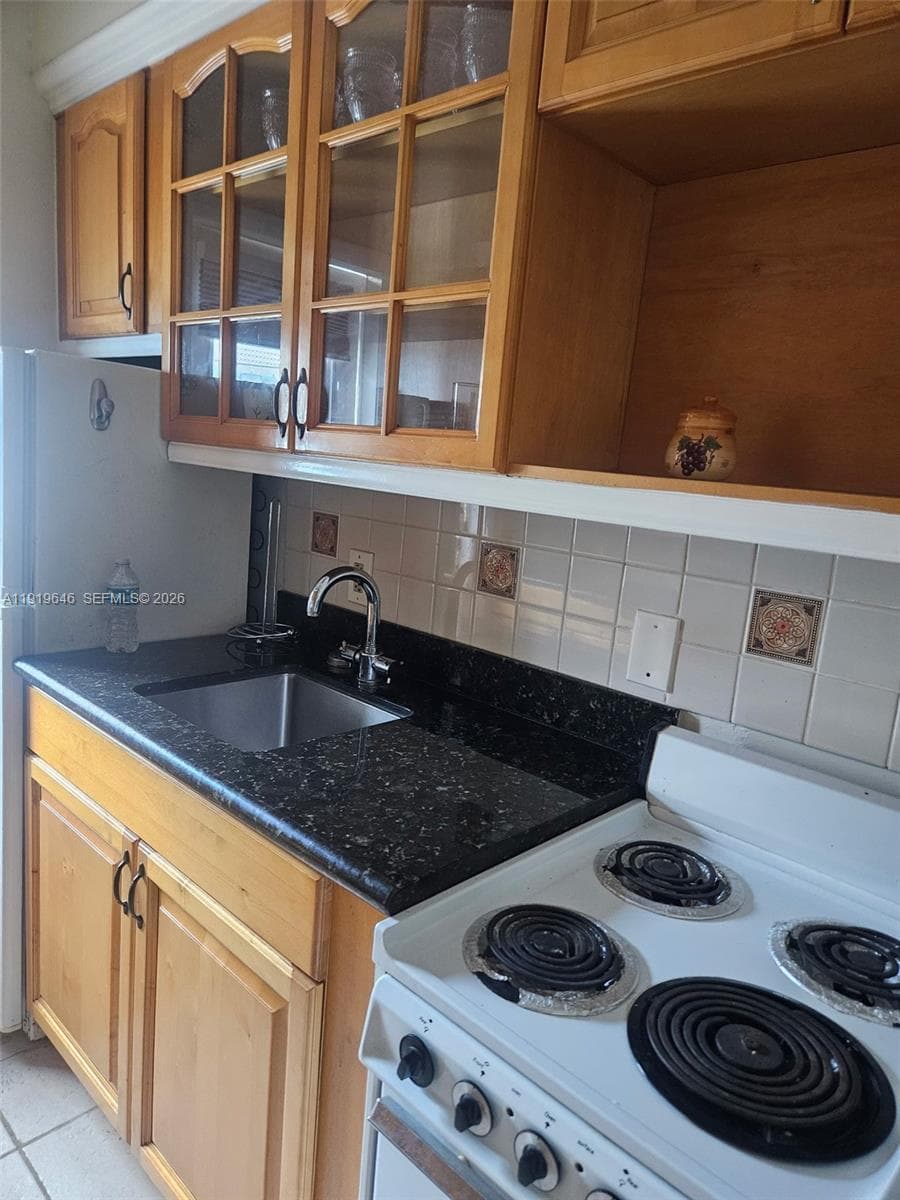 WINDWOOD SEAS CONDO · #107B in Hollywood - Photo 13