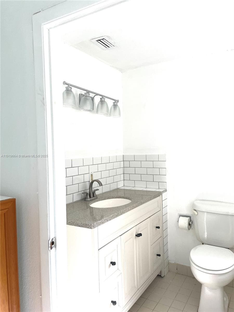 5601 Freedom St #5601 photo 6