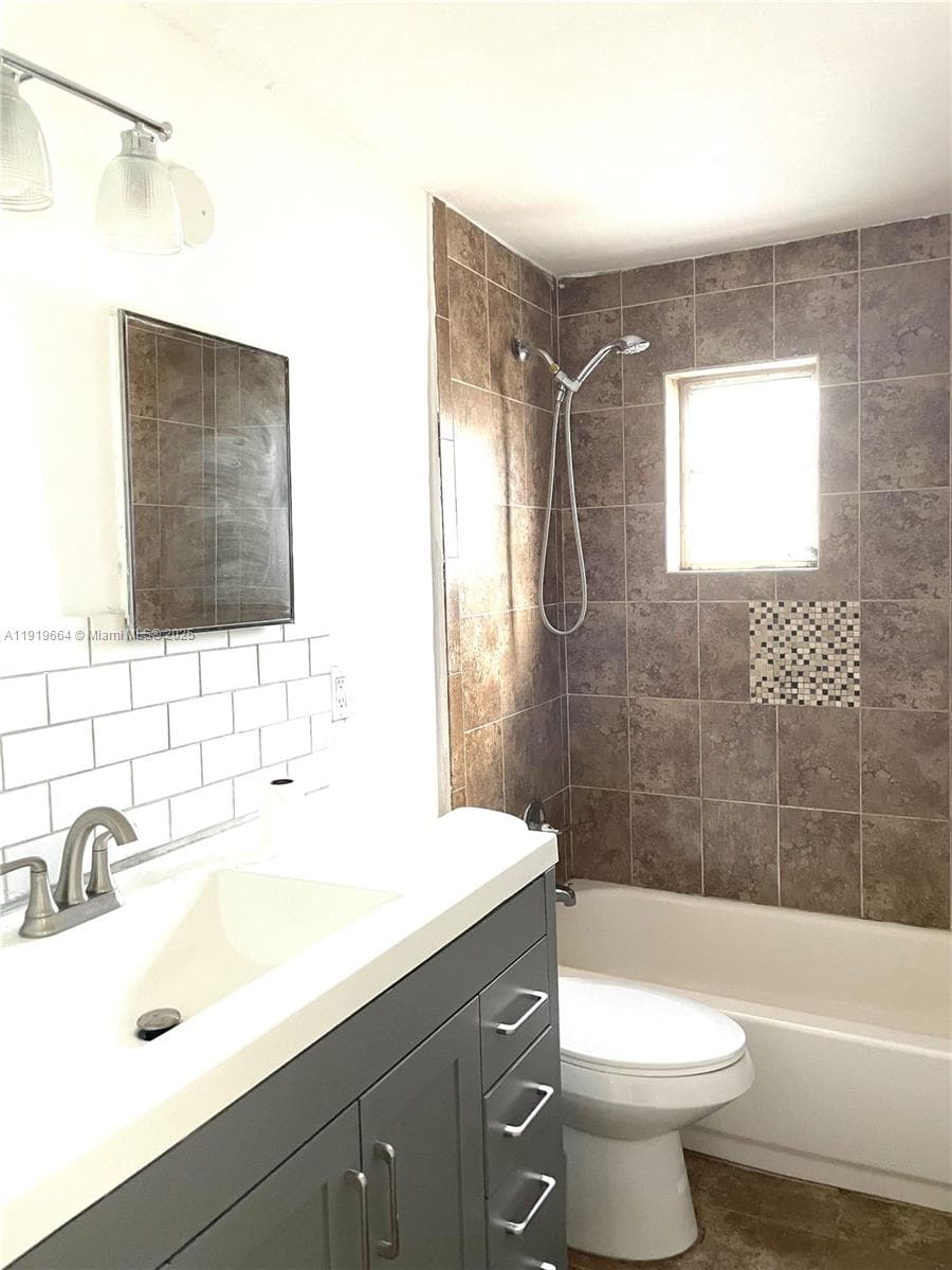 5601 Freedom St #5601 photo 9